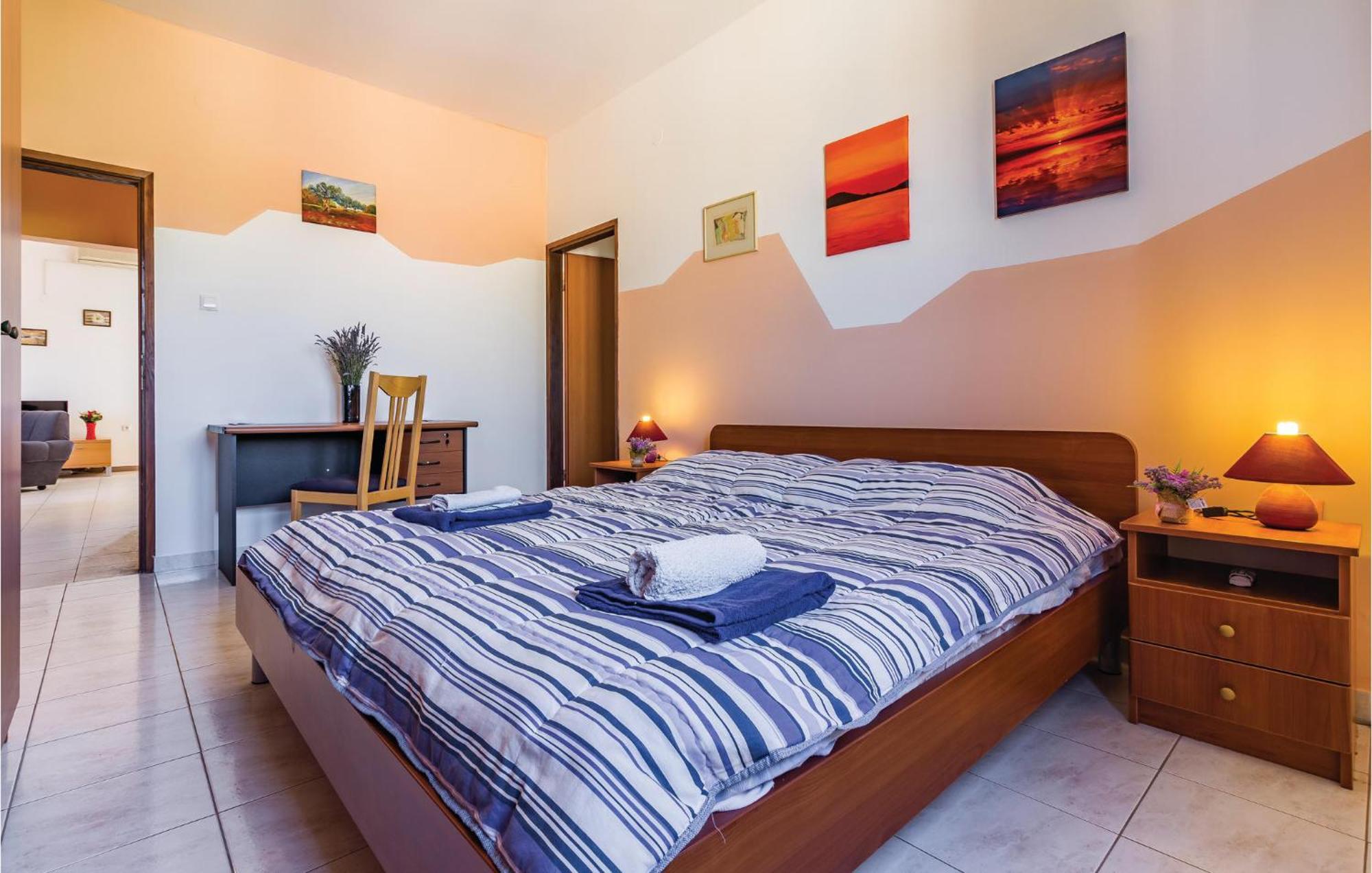 2 Bedroom Awesome Apartment In Vinkuran Exterior photo