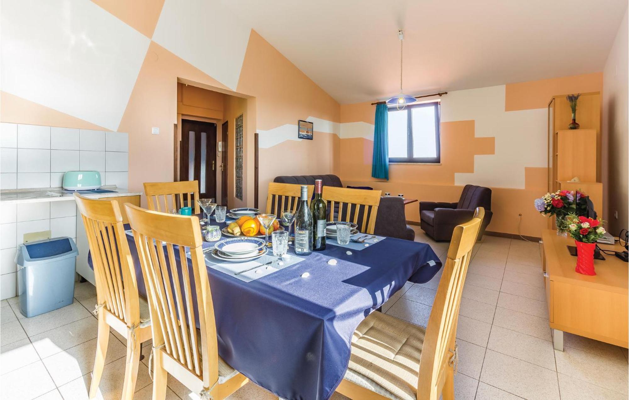 2 Bedroom Awesome Apartment In Vinkuran Exterior photo