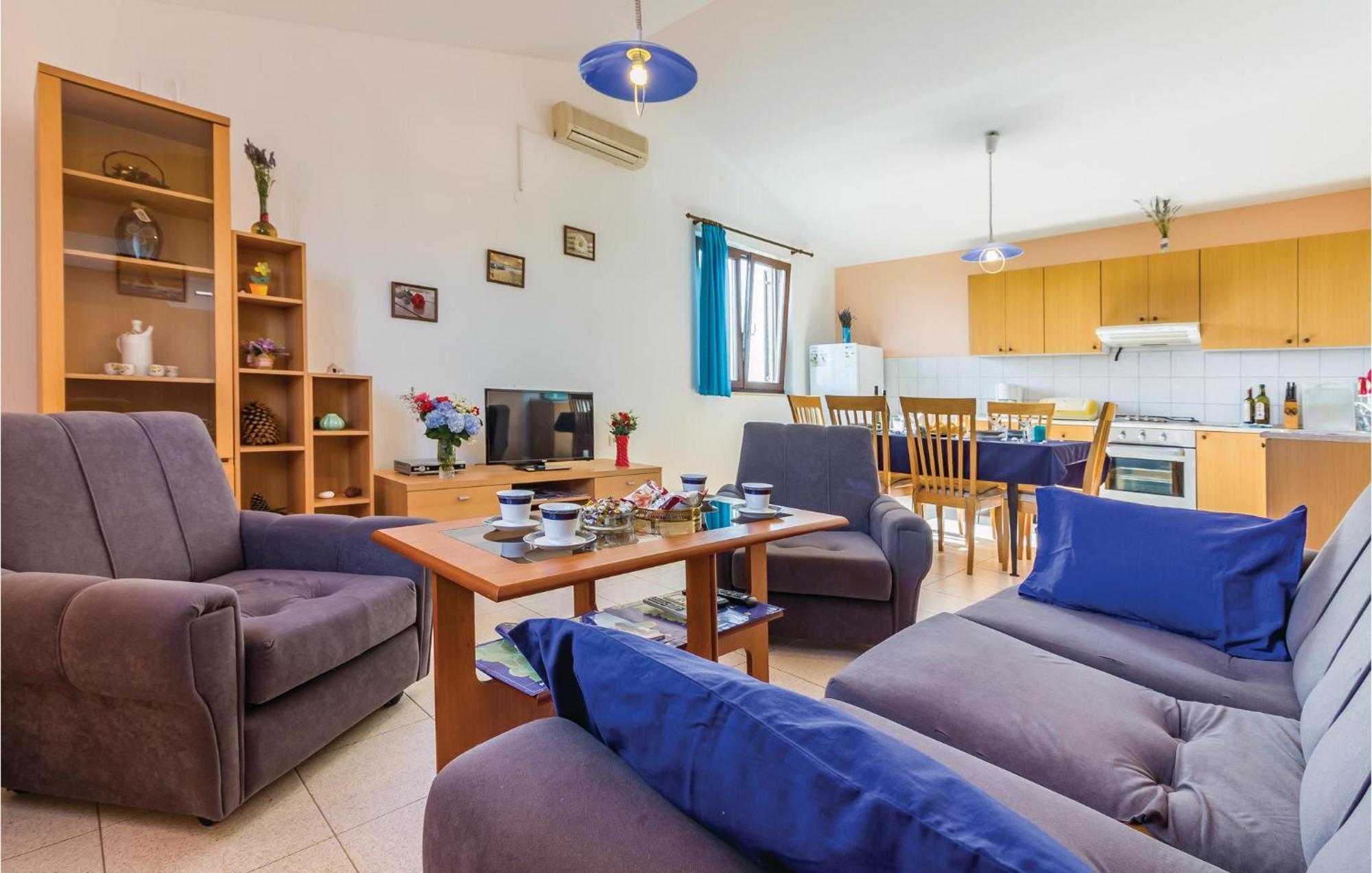 2 Bedroom Awesome Apartment In Vinkuran Exterior photo