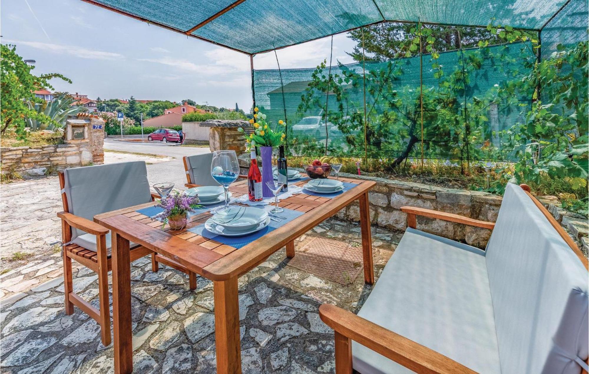 2 Bedroom Awesome Apartment In Vinkuran Exterior photo